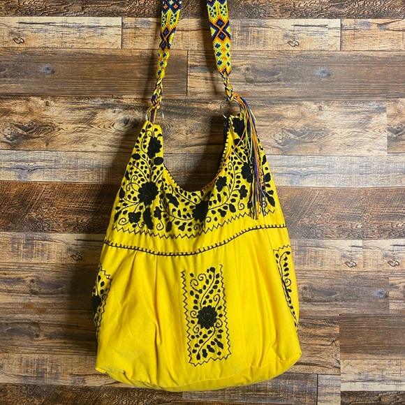 Traditional Embroidered Bag with Tassels. - Picture 6 of 6